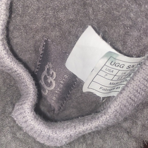 Ugg Cozette Slipper,size8 light gray,/shearling slippers dark grey is size7 - Picture 10 of 12